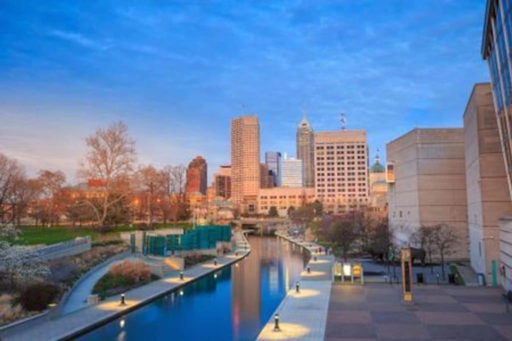 Free Parking! Downtown King Suite Lucas Oil- Conv Center Skywalk#1 Indianapolis Kültér fotó