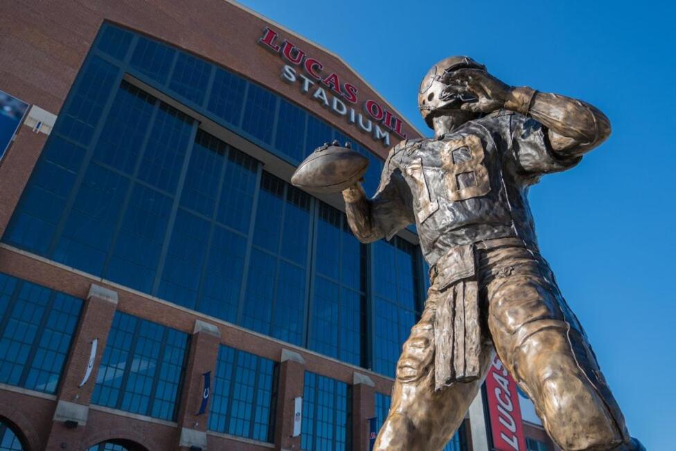 Free Parking! Downtown King Suite Lucas Oil- Conv Center Skywalk#1 Indianapolis Kültér fotó